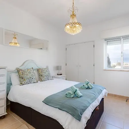Eli Flat Just Few Steps From The Strip In Albufeira