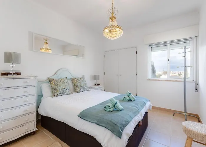 Eli Flat Just Few Steps From The Strip In Albufeira