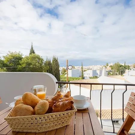 Eli Flat Just Few Steps From The Strip In